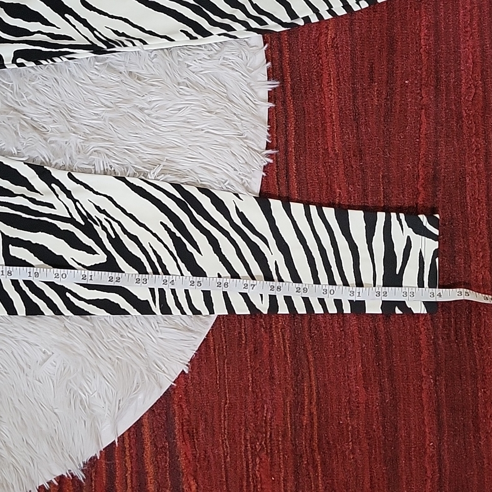 💥 NWOT Beautiful Zebra Print Set 💥 - Picture 7 of 17